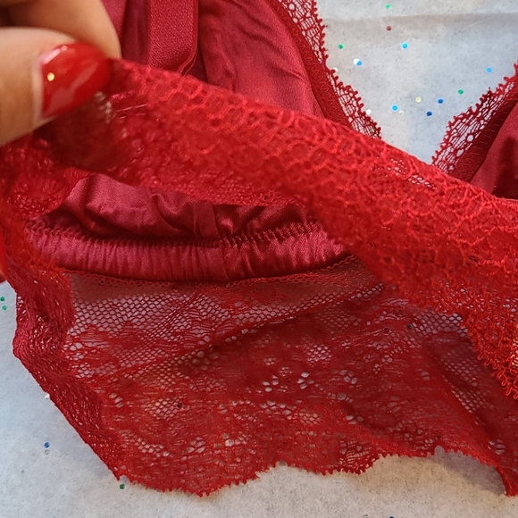 🥳LAST ONE🥳BUY 1 GET 1 FREE VICTORIA SECRET RED CROCHET BRA - Picture 9 of 11